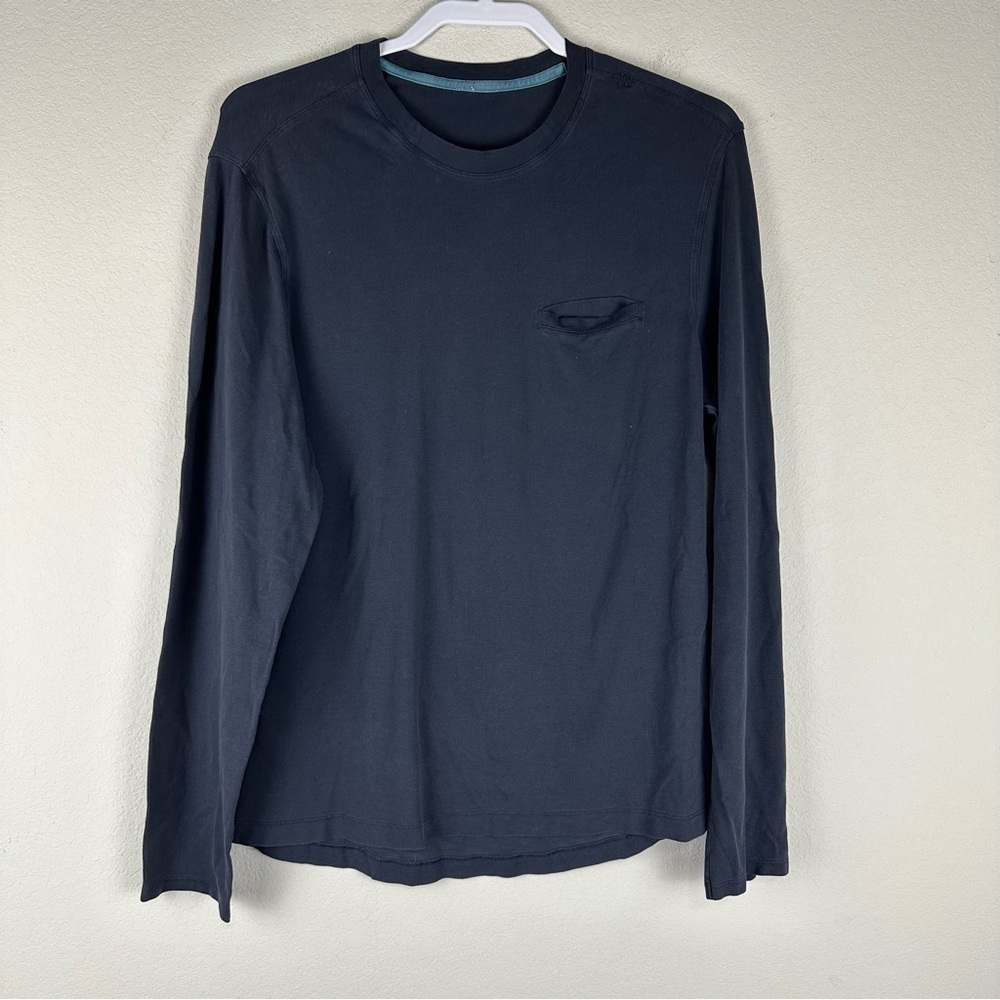 Lululemon Men’s Dark Blue Long Sleeve Chest Pocket Crewneck Tee Shirt Medium